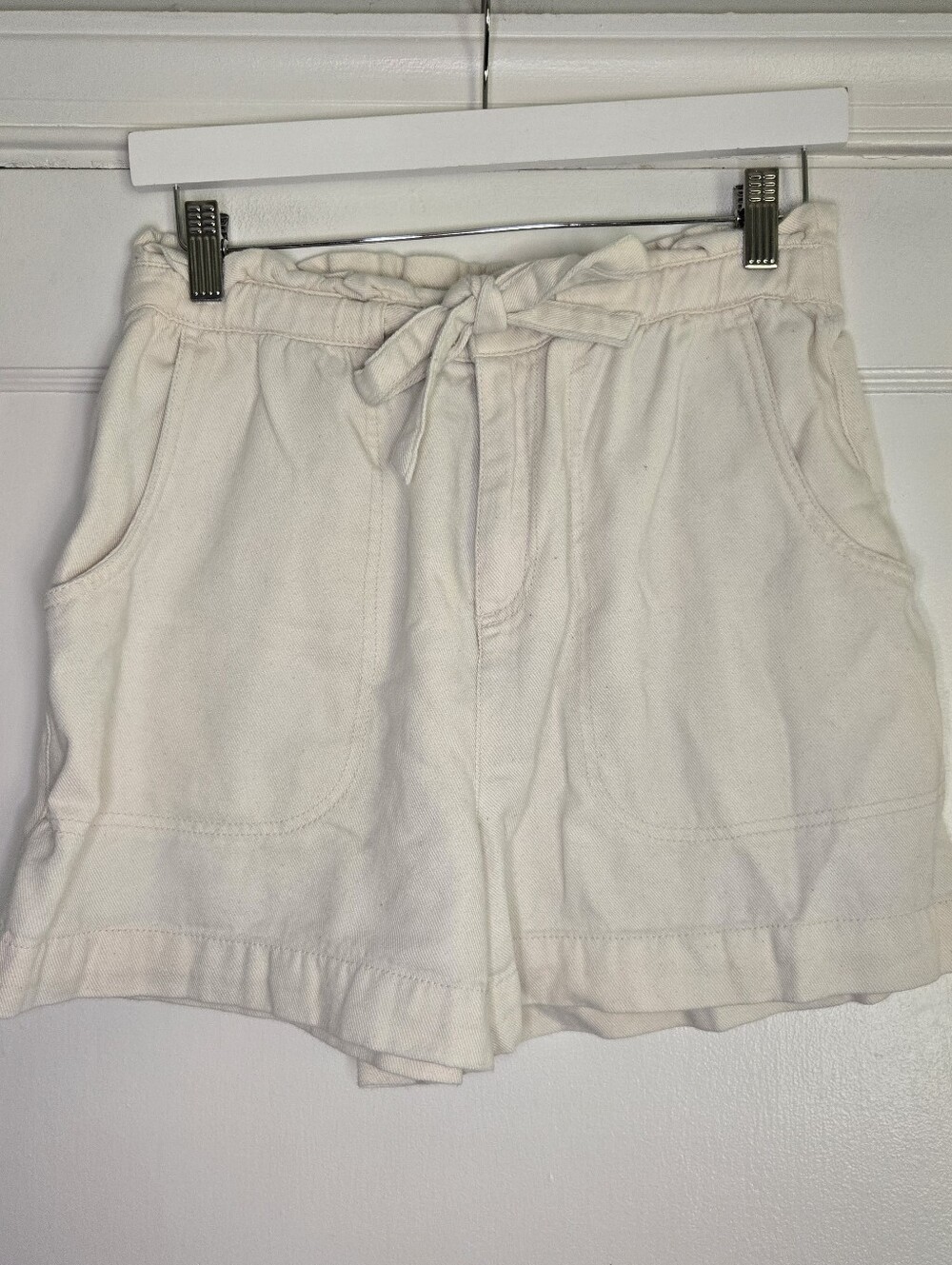 Old Navy White Shorts with Front Tie Belt Women's Medium